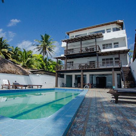 Lucky Seven Hikkaduwa Hotell Exteriör bild