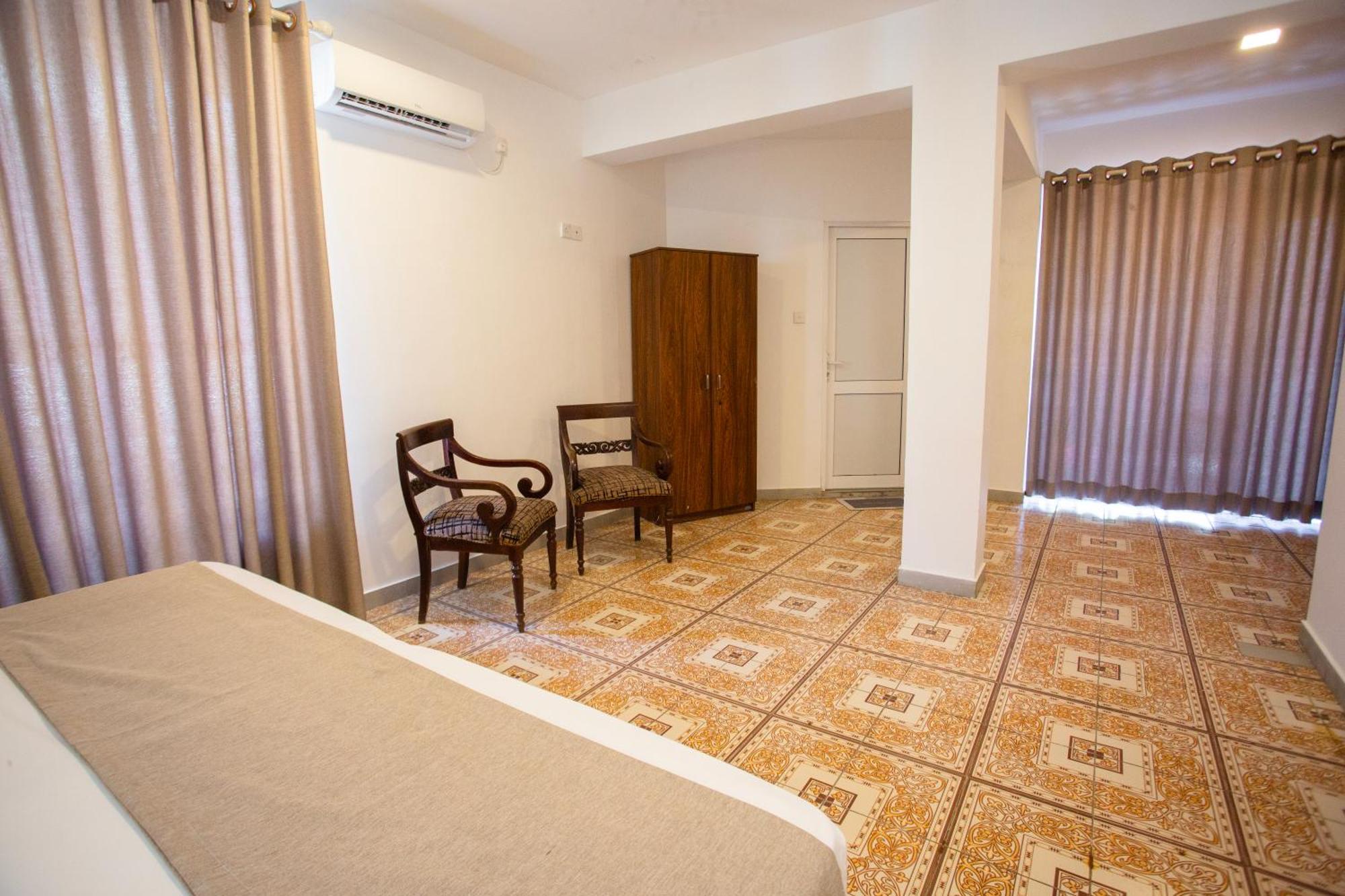 Lucky Seven Hikkaduwa Hotell Exteriör bild