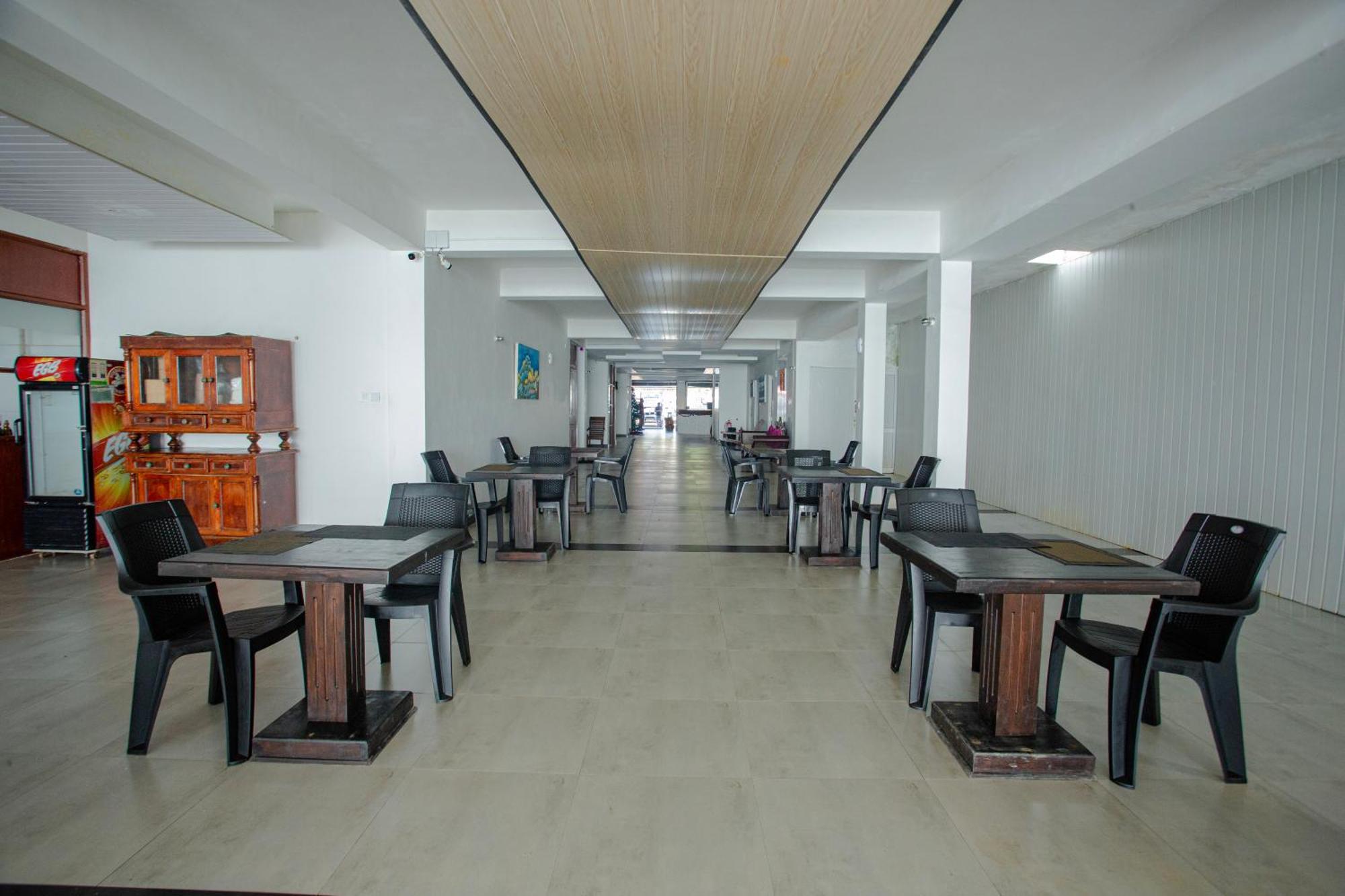 Lucky Seven Hikkaduwa Hotell Exteriör bild