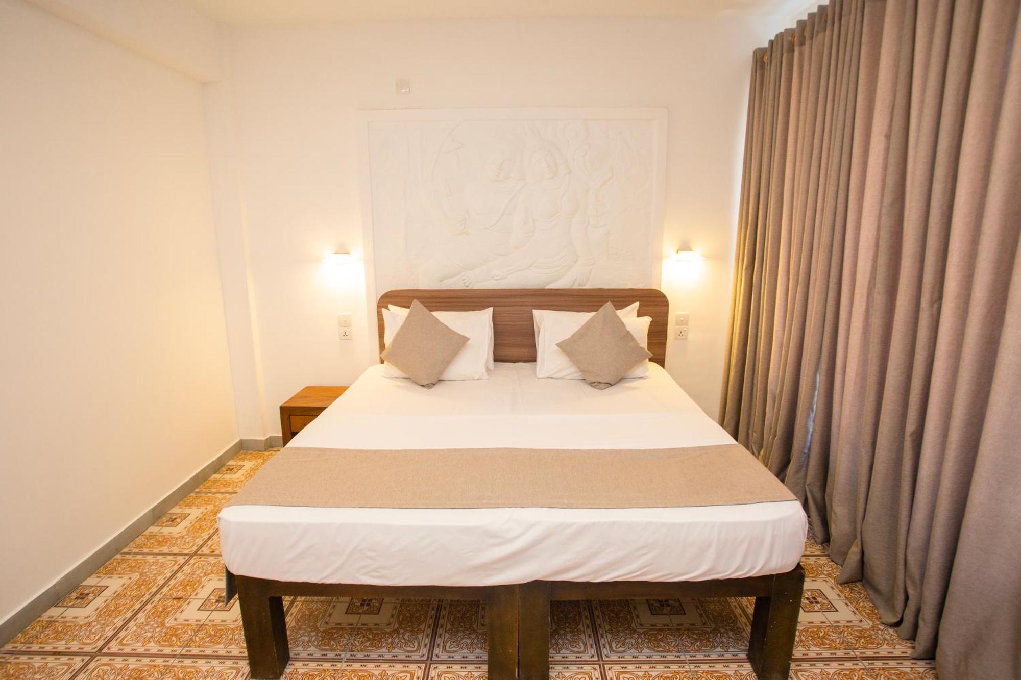Lucky Seven Hikkaduwa Hotell Exteriör bild