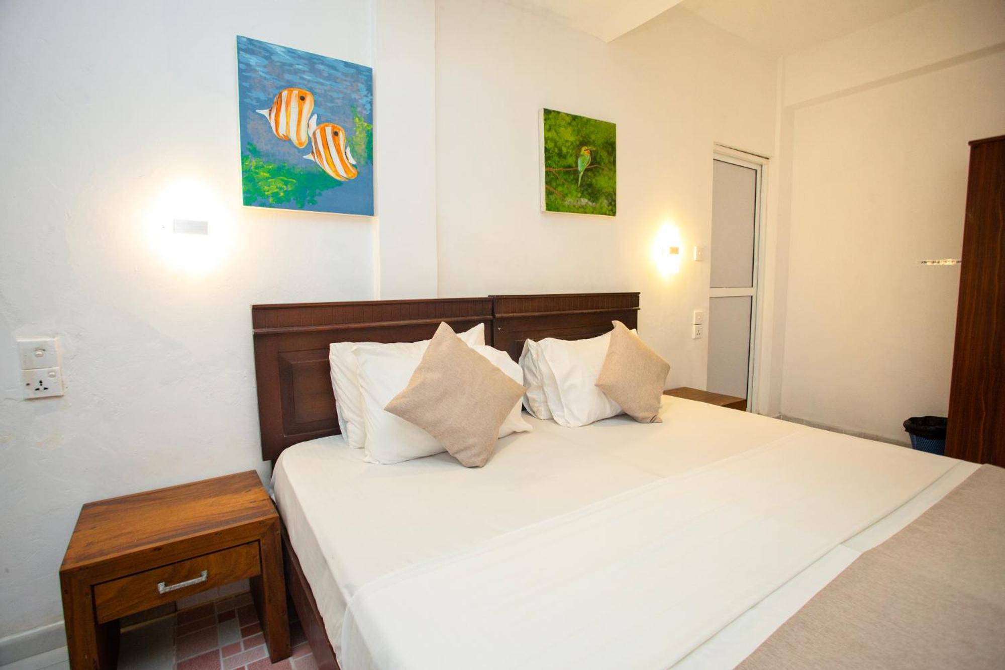 Lucky Seven Hikkaduwa Hotell Exteriör bild