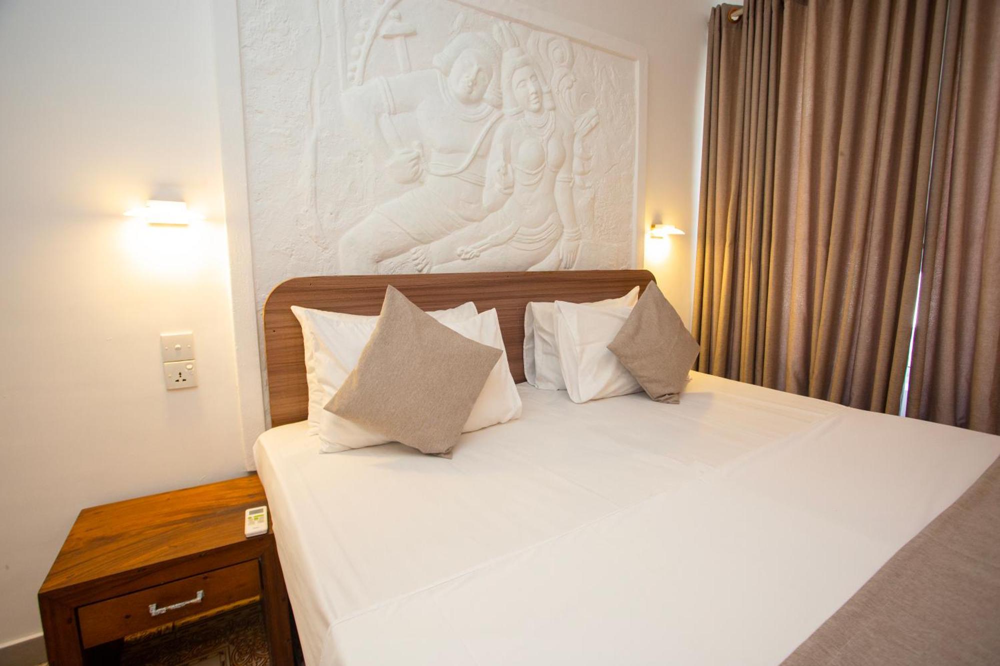 Lucky Seven Hikkaduwa Hotell Exteriör bild